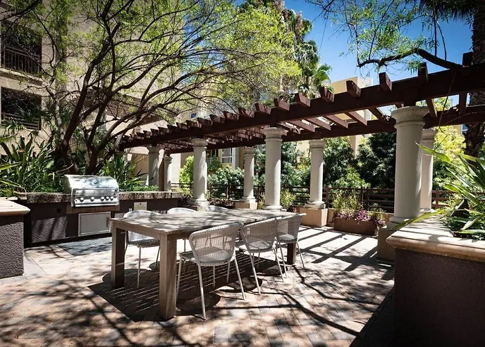 Woodland Hills Luxury Apt 2 Bed Ca